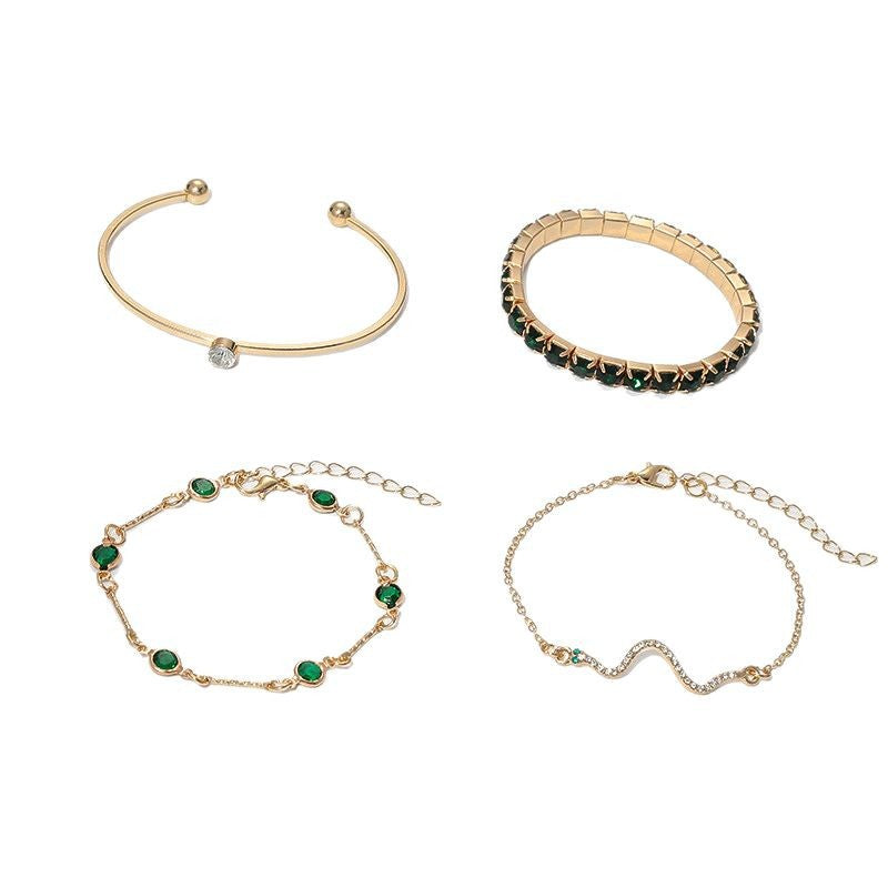 Conjunto de pulseiras douradas Sorina™ da Rose & Oliver, pulseiras elegantes com detalhes brilhantes, para um visual sofisticado