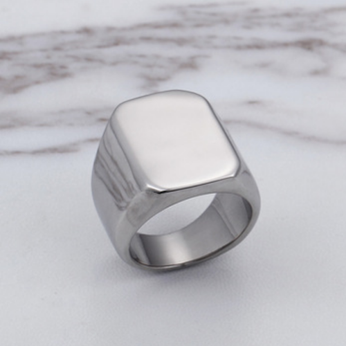 Ring Bold Heritage von Rose & Oliver, Metallring mit robustem Design und eleganten Details für den täglichen Gebrauch.