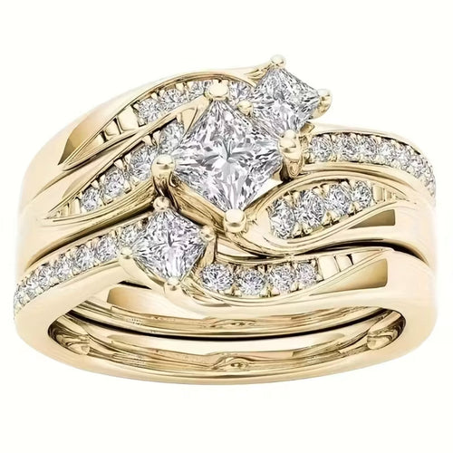 Prinzessin-Ring mit dreifachem Halo von Rose & Oliver, Weißgold mit funkelnden Diamanten und eleganten Details.