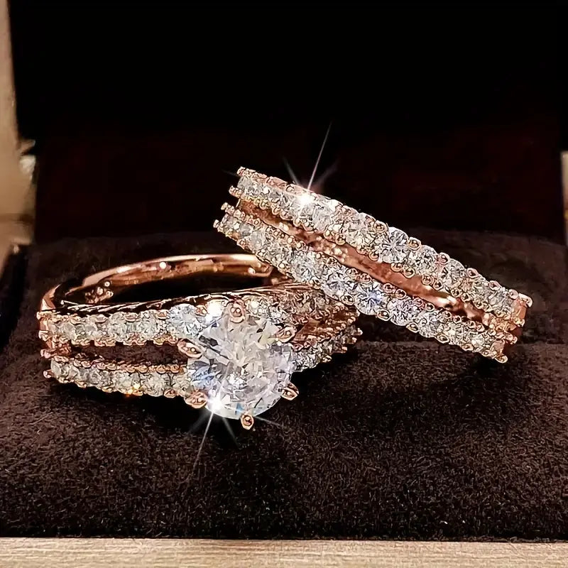 Ringset Eternale Radiance von Rose & Oliver aus Gold, mit elegantem Design und glänzenden Details.