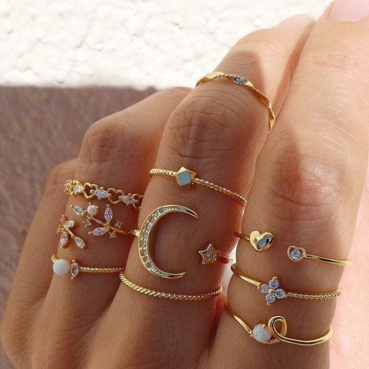 Set aus 10 Paaren von Boho™-Ringen in Silber und Gold, Schmuck von Rose & Oliver, mit eleganten Details und verschiedenen Stilen.