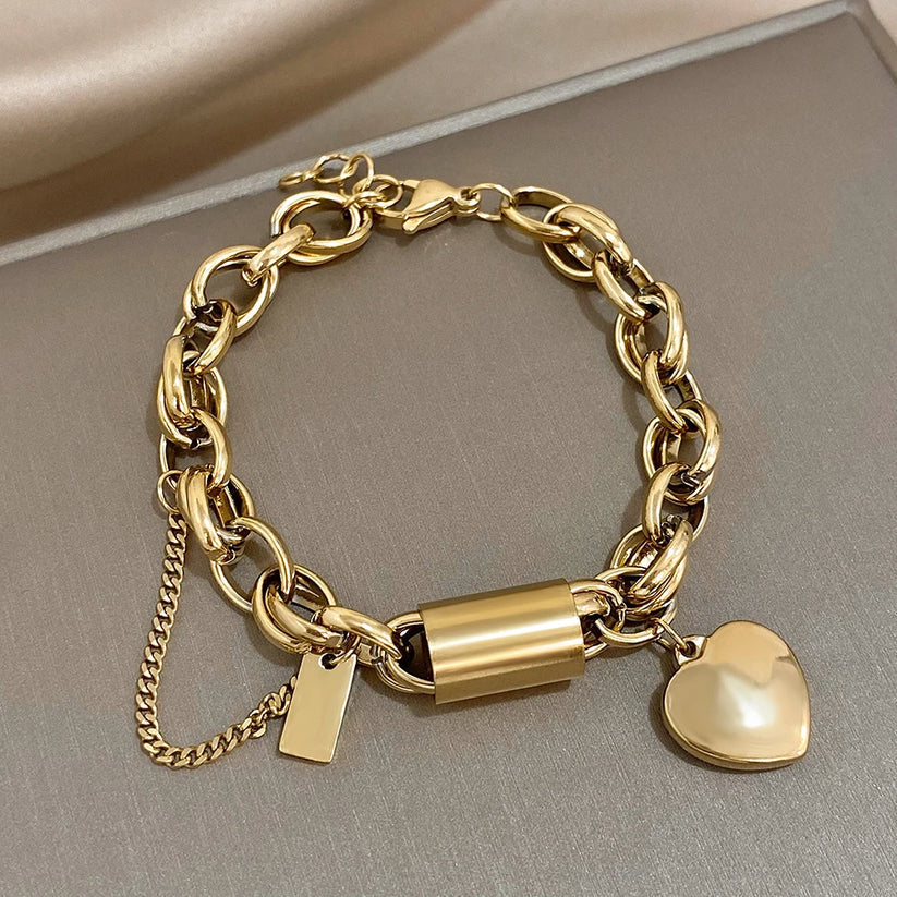 Chunky goldenes Armband von Rose & Oliver, robuster Stil mit elegantem Finish, ideal für Modeaccessoires.
