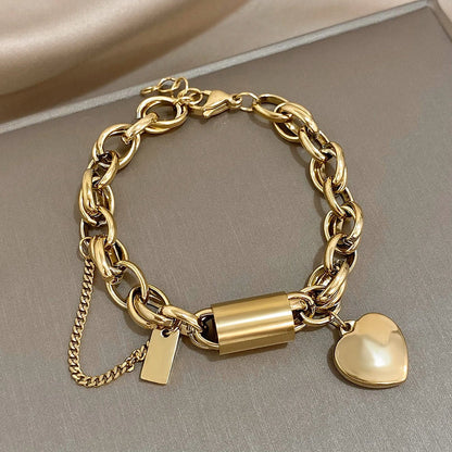 Chunky goldenes Armband von Rose & Oliver, robuster Stil mit elegantem Finish, ideal für Modeaccessoires.