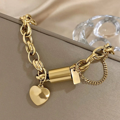 Chunke goldenes Armband Heartened von Rose & Oliver mit dicken Gliedern, elegantes und modernes Modeaccessoire.