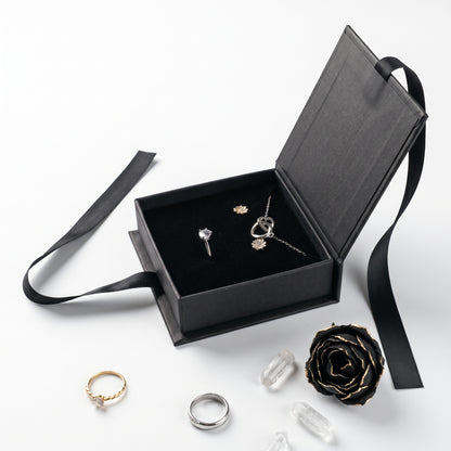 Caixa de presente para joias Signature Rose & Oliver, embalagem elegante para presentes de joalheria.