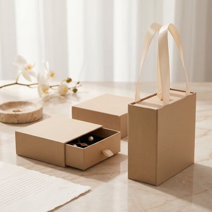 Saco de presente de joias de luxo Rose & Oliver para presente, com acabamento elegante e espaço para bijoux sofisticadas.